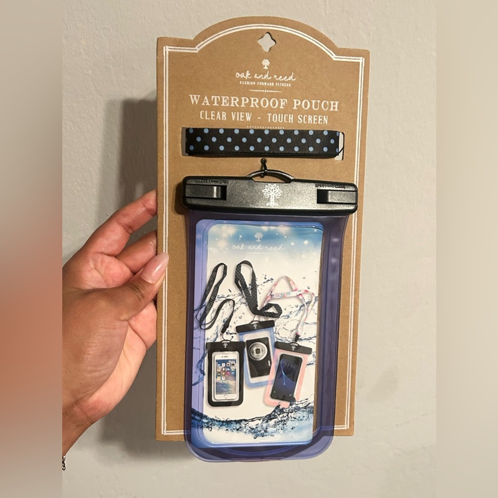 WATERPROOF POUCH
CLEAR VIEW - TOUCH SCREEN